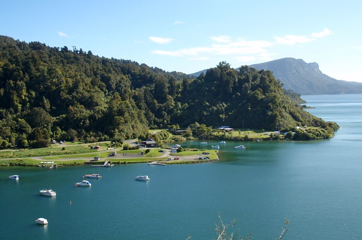 Lake Waikaremoana campsite