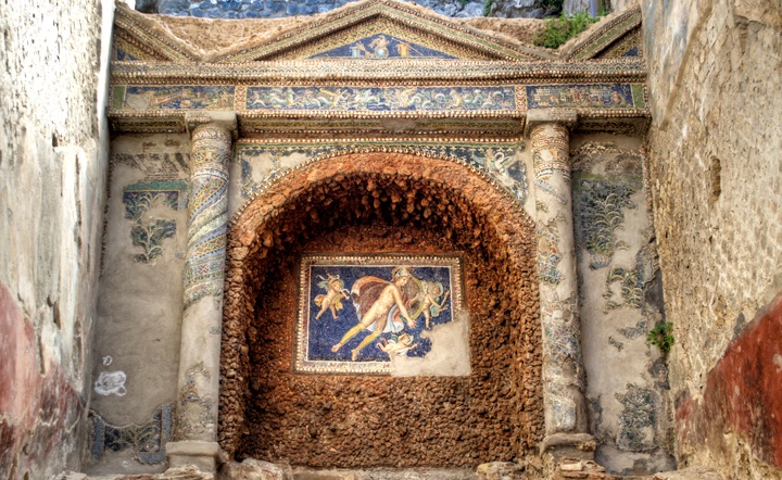 Mosaic at Pompeii ruins