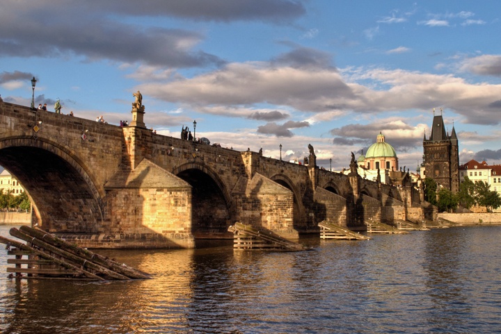 Prague's iconic Charles Bridge // In pictures - On the ...