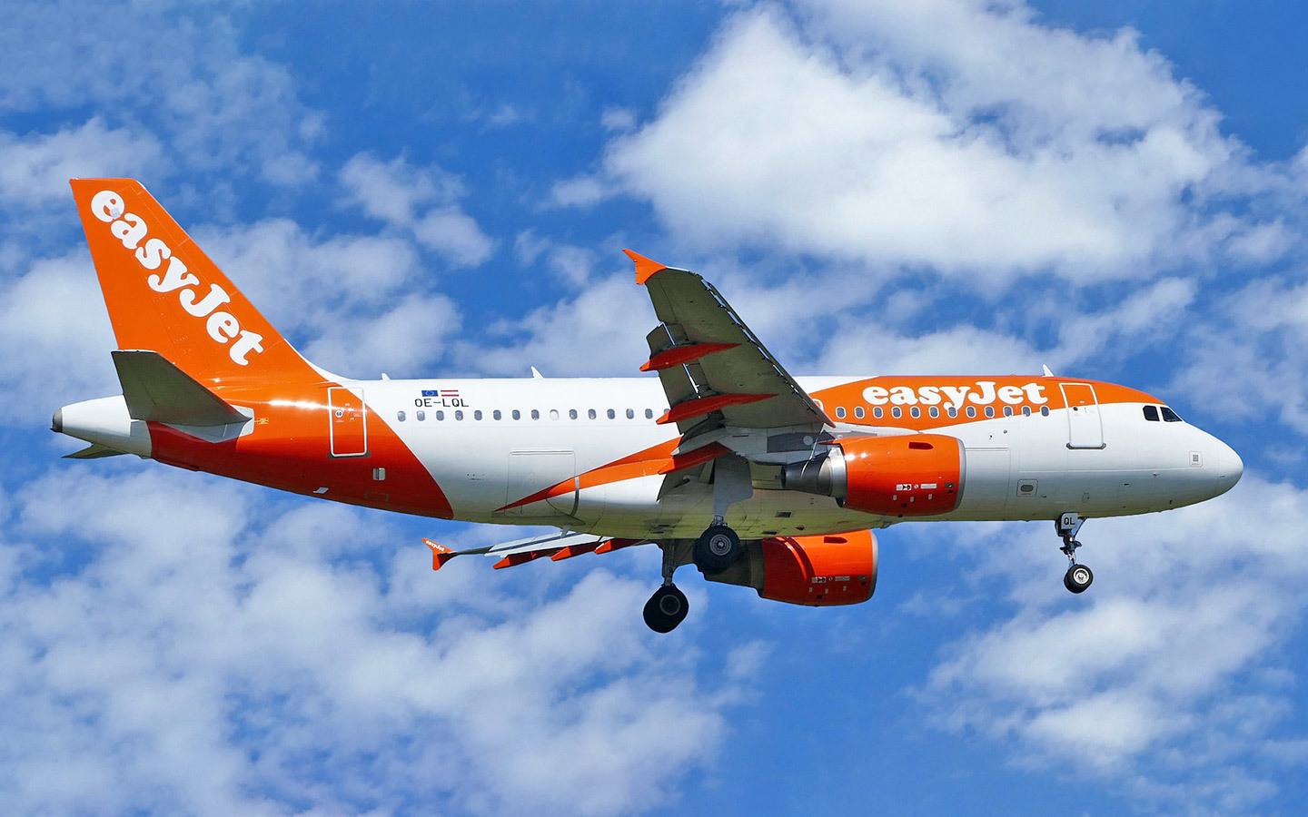 easyJet plane