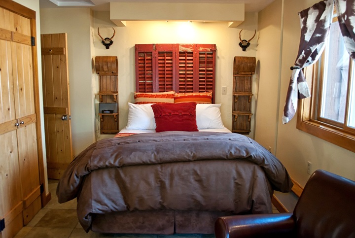 Bedroom at O Bar O Cabins near Durango, Colorado
