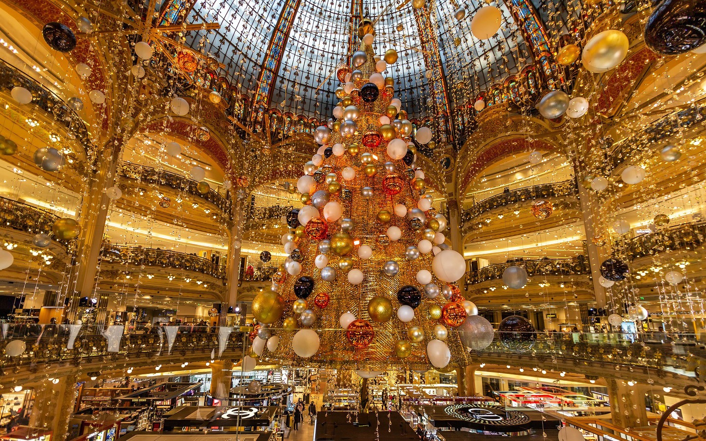 Christmas In Paris 