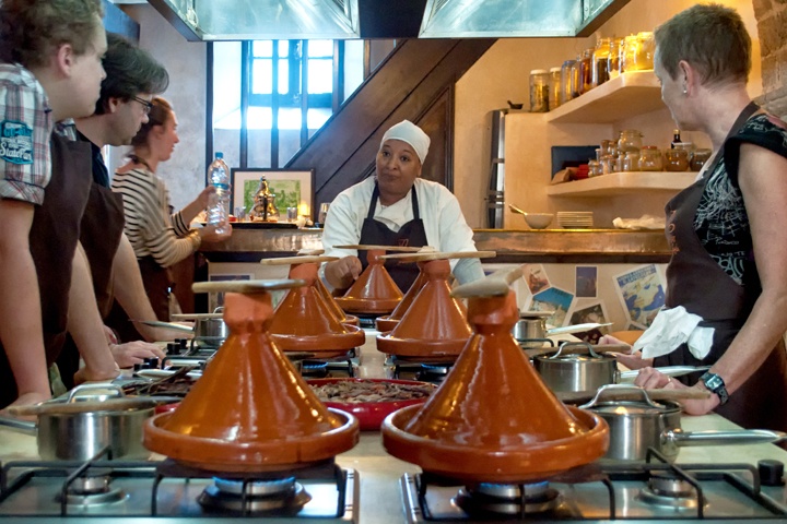 Tagines cooking, L'Atelier Madada Moroccan cookery school, Essaouira, Morocco