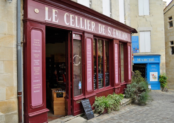 Wine shop in St Emilion in Bordeaux, France