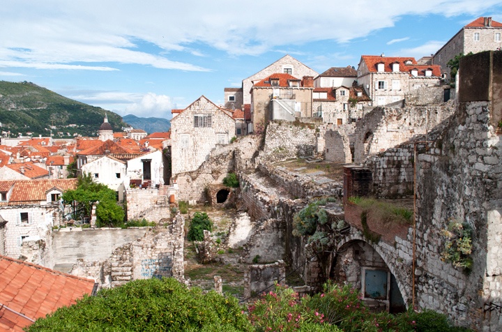 uitzicht vanaf de stadsmuren van Dubrovnik, Kroatië