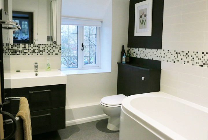 Campion Cottage bathroom