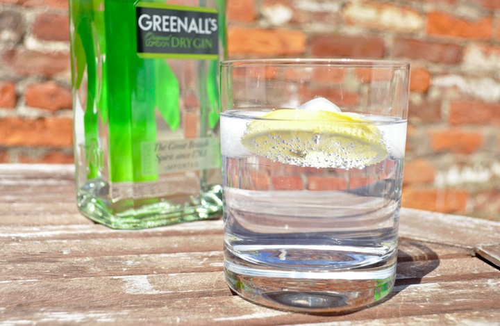 Gin and tonic