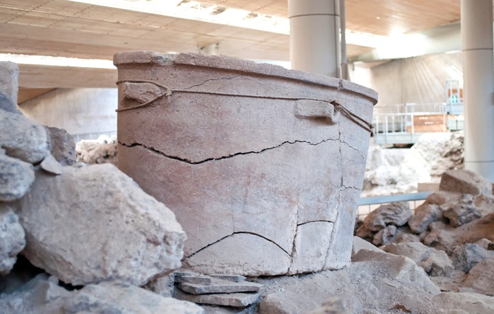 Akrotiri bathtub