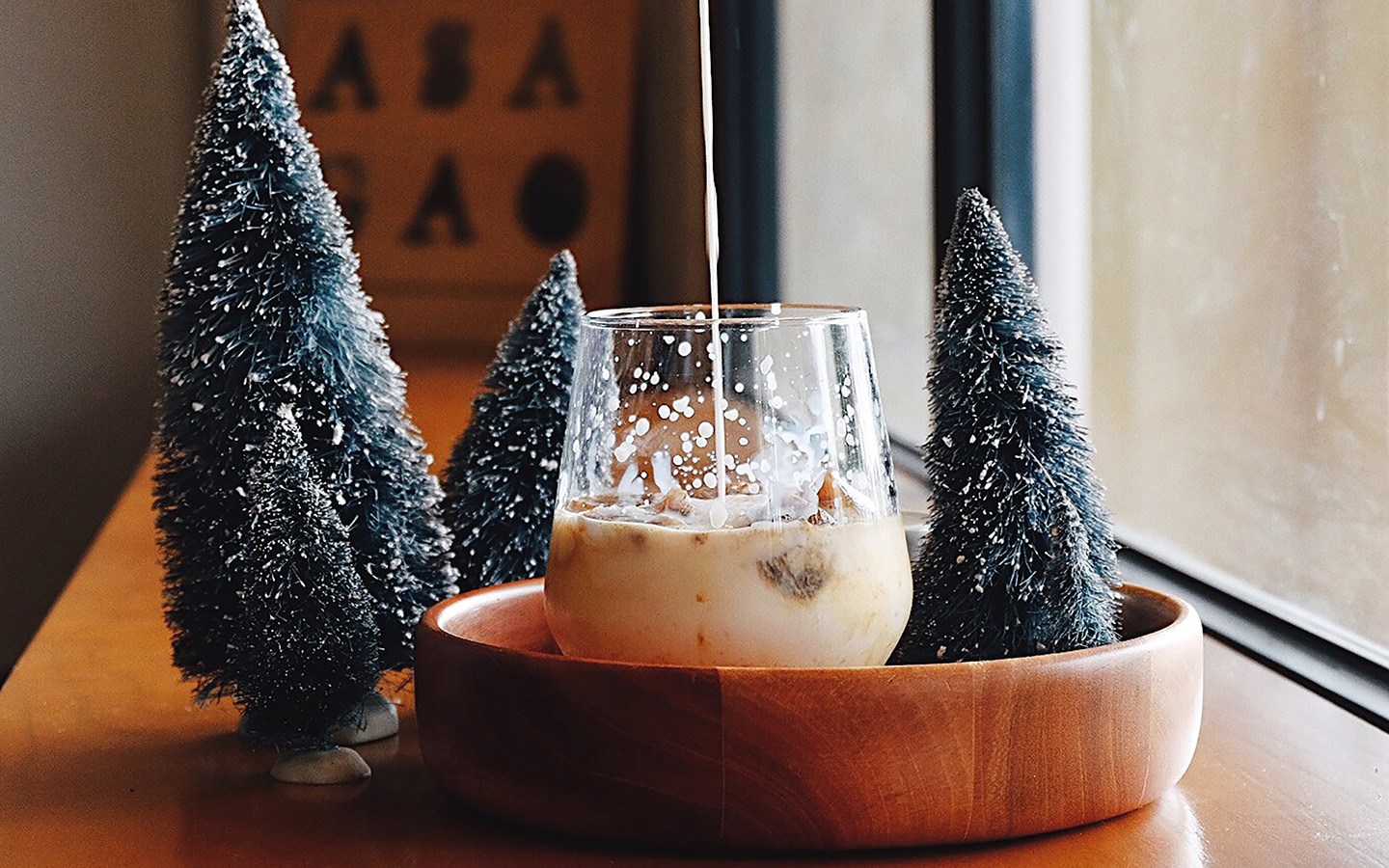 White Russian cocktail drink
