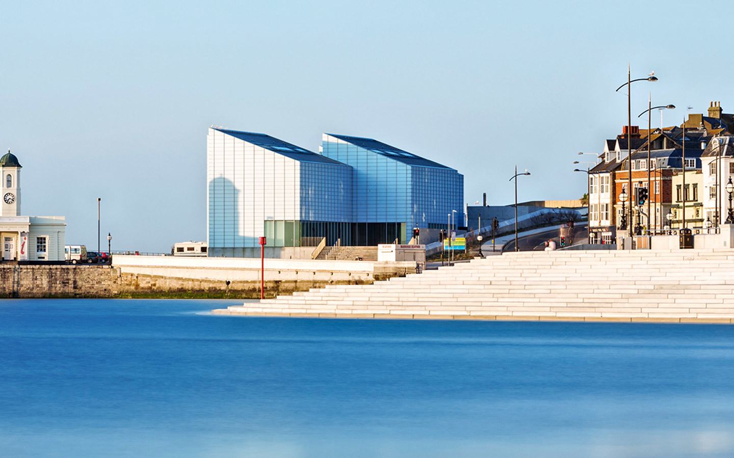Margate's seafront and the Turner Contemporary gallery, an alternative to visiting Brighton