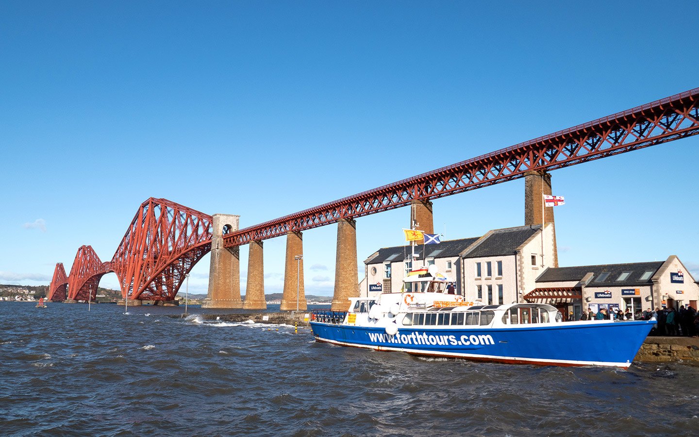 A boat tour on the Firth of Forth in Edinburgh