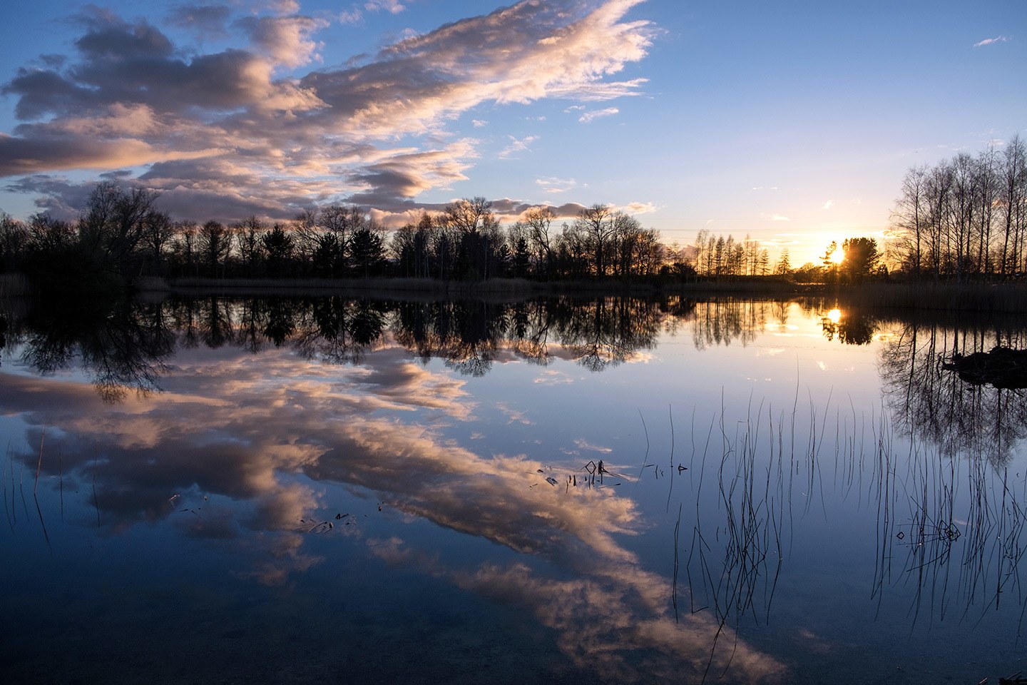 Sunset at Lake House Holidays