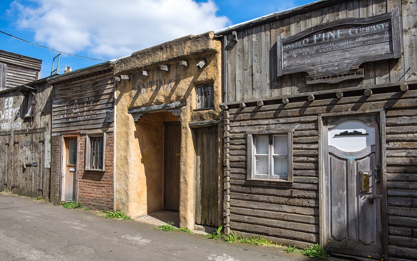 Wild West Street – Alternative things to do in Edinburgh, Scotland