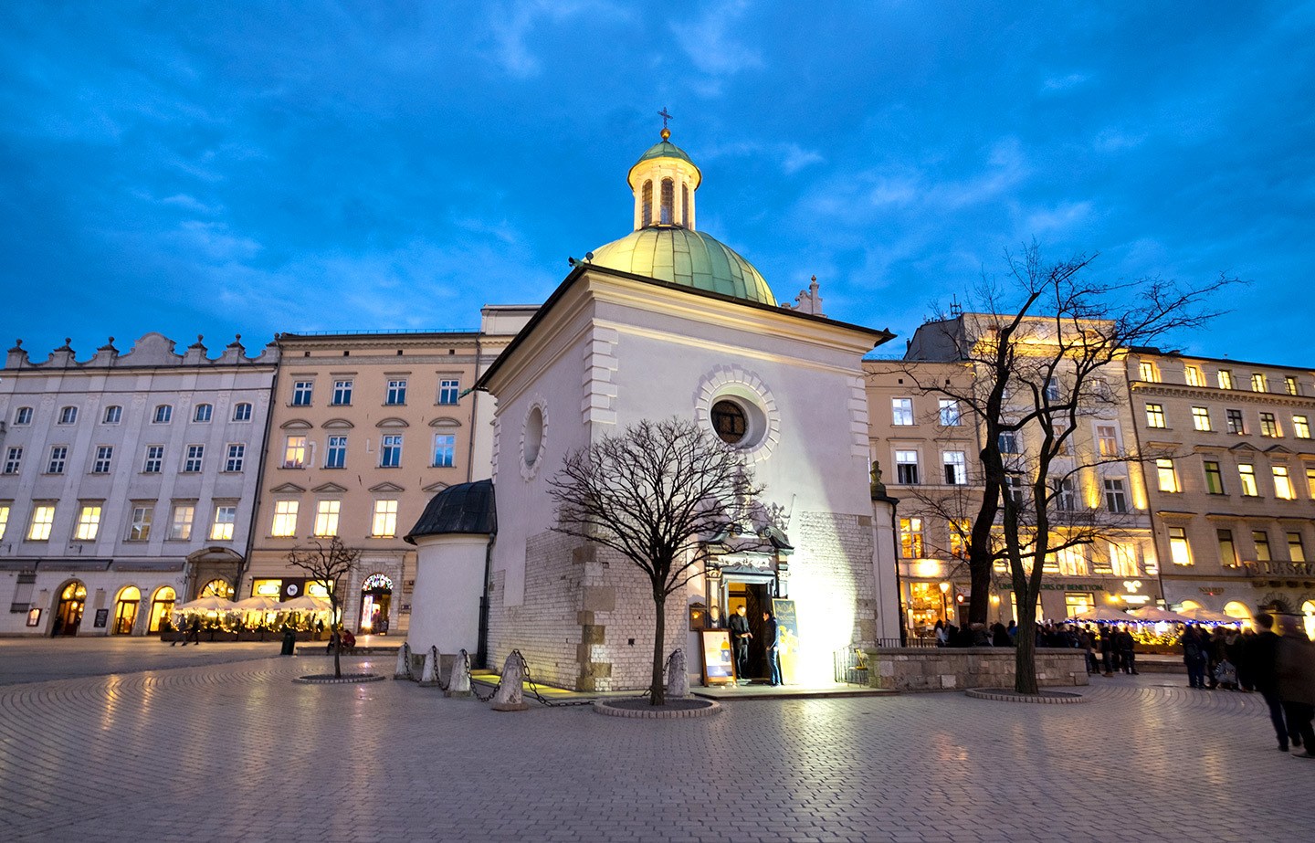 Krakow Rynek Glowny main square by night