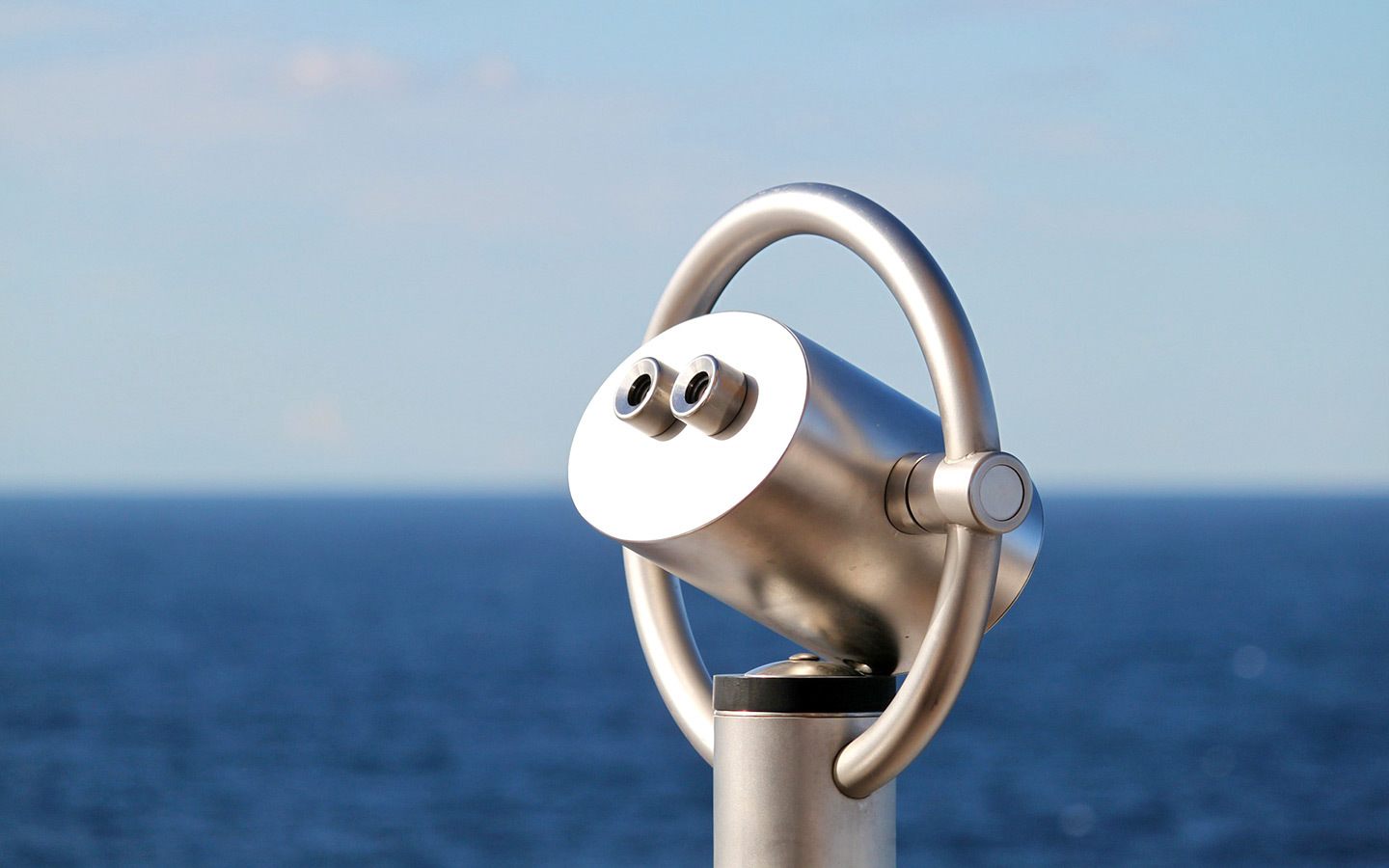 Cruise ship periscope