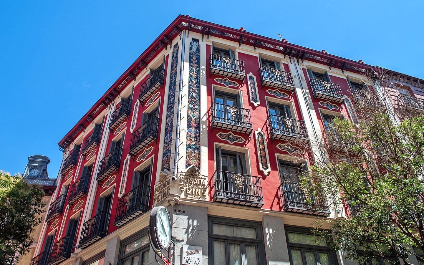 Farbenfrohe Gebäude in Madrid