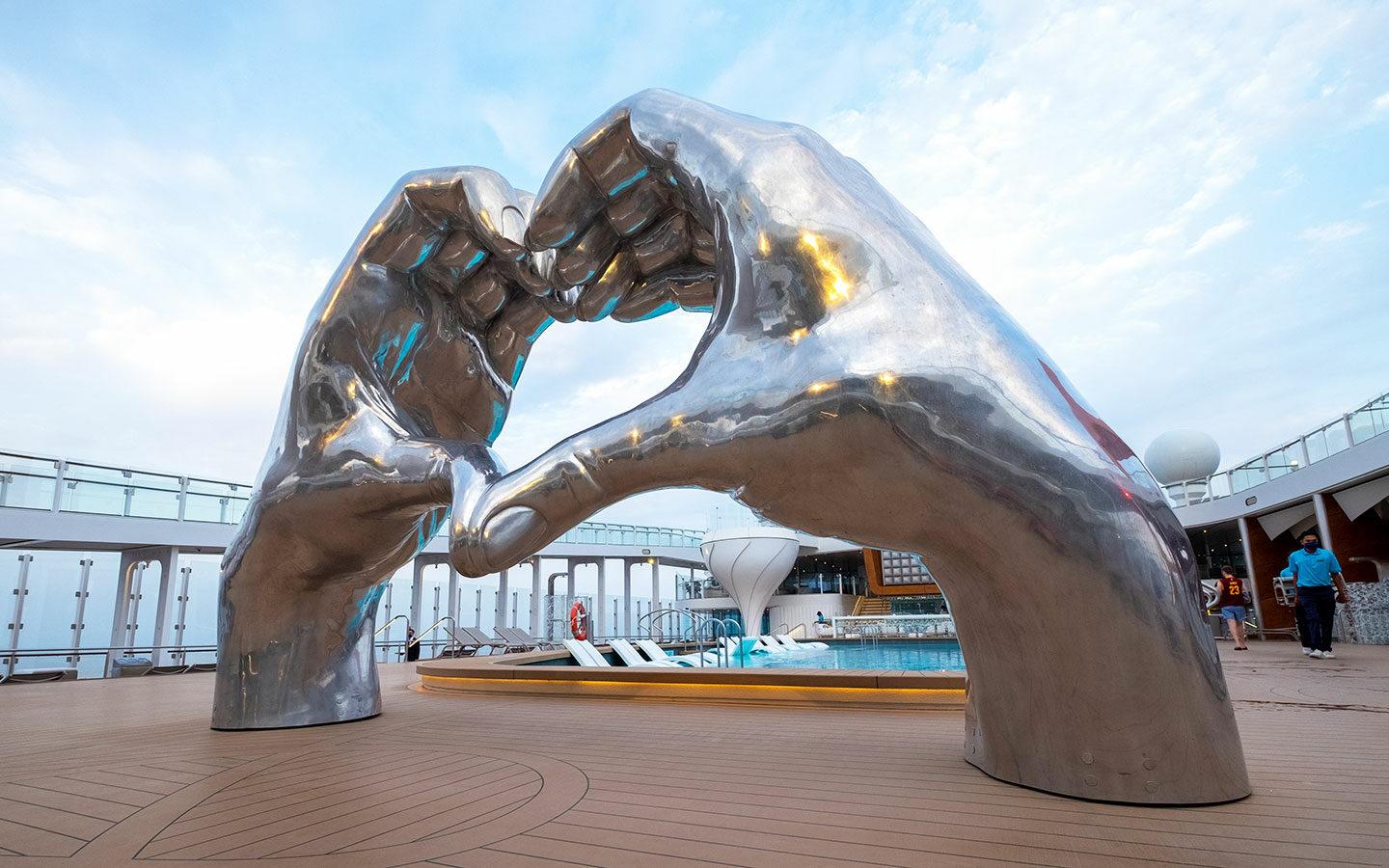 Heart sculpture by the pool on Celebrity Apex